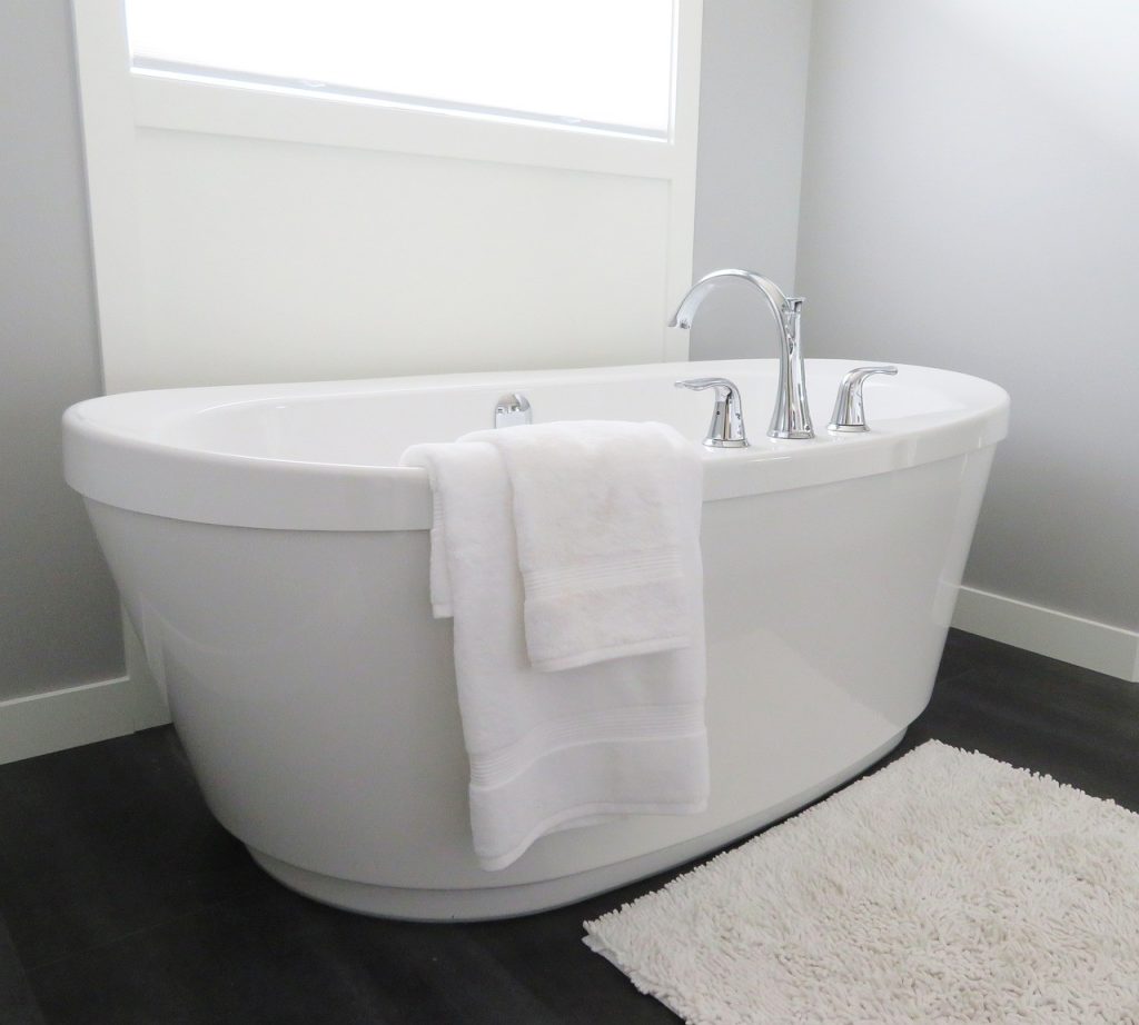A contemporary white design - among the best freestanding bathtubs