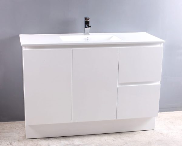 ROXIO 1200 Gloss White Free Standing Vanity